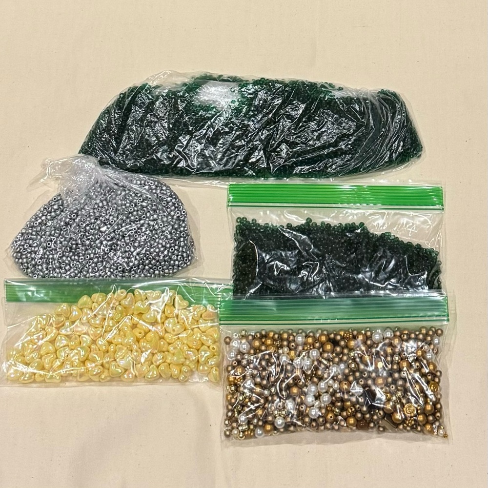 Bulk of vintage beads for crafts